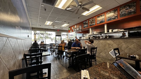 Chris' Taverna by null