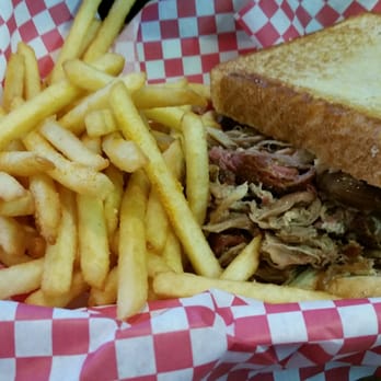 Staxx BBQ - BBQ pork sandwich - Barbeque Near Me - Frankfort, Kentucky