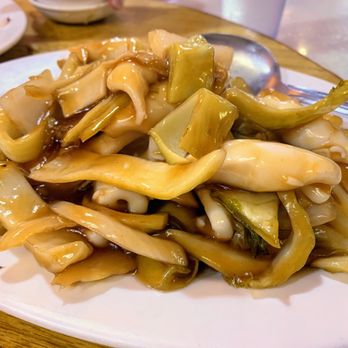 Yong’s Kitchen - Sweet and Sour Cabbage with Squid - Cantonese Near Me - Honolulu, Hawaii Yong’s Kitchen - Sweet and Sour Cabbage with Squid - Cantonese Near Me - Honolulu, Hawaii