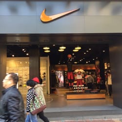 Nike 允記集團 - Store front.