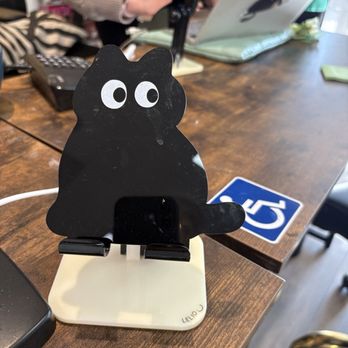 Eüca Beauty Lounge - Cute phone stand - Nail Salons Near Me - Long Beach, California Eüca Beauty Lounge - Cute phone stand - Nail Salons Near Me - Long Beach, California