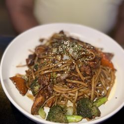 Surf N' Turf Bistro - Chicken Lo Mein