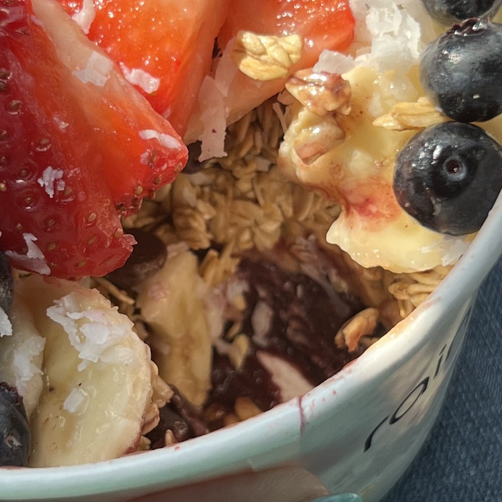 Raining Berries - Layers of bowl trying to show consistency and how much acia was in bowl. - Acai Bowls Near Me - Brandon, Florida Raining Berries - Layers of bowl trying to show consistency and how much acia was in bowl. - Acai Bowls Near Me - Brandon, Florida