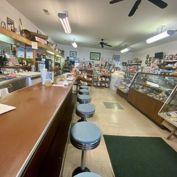 Wittich's Candy Shop - Soda shop counter and candy display - Candy Stores Near Me - Circleville, Ohio Wittich's Candy Shop - Soda shop counter and candy display - Candy Stores Near Me - Circleville, Ohio