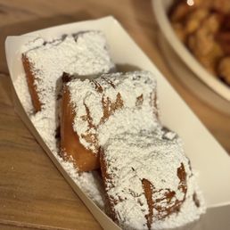 Tiana 's Famous Beignets