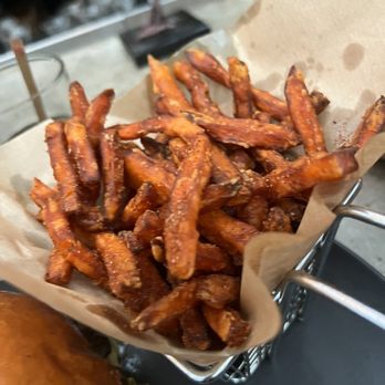 Le Chick - Cocktail Bars Near Me - Miami, Florida