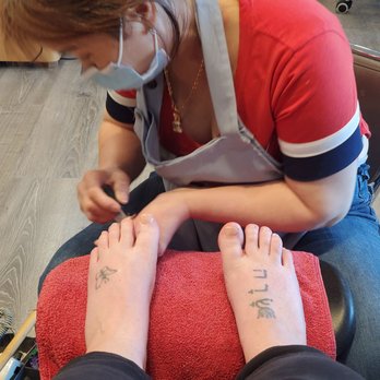 Fashion Nails & Spa - nail tech laughing saying , " oh your nail short" - Nail Salons Near Me - Saint Charles, Missouri