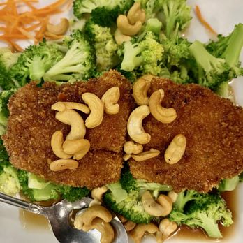 Thai Elephant - Deep fried cod dish with steamed broccoli - Thai Near Me - Kennewick, Washington Thai Elephant - Deep fried cod dish with steamed broccoli - Thai Near Me - Kennewick, Washington