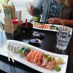 Chikara Sushi - Hugga hugga!