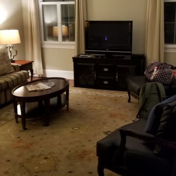 Oglethorpe Lodge - Living space - Hotels Near Me - Savannah, Georgia Oglethorpe Lodge - Living space - Hotels Near Me - Savannah, Georgia