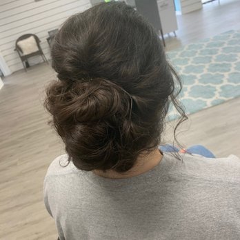 Robin McKenna Hair & Makeup Studio - Makeup Artists Near Me - West Warwick, Rhode Island