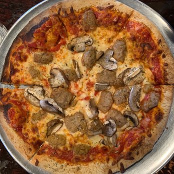 Cellarman's Pub & Brewery - Pizza fresh from the oven - Bars Near Me - Sherman, Texas