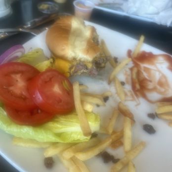 Bread and Ink Cafe - Burger - Breakfast & Brunch Near Me - Portland, Oregon