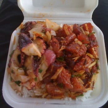 Ono Seafood - Half tako and half ahi - Seafood Near Me - Honolulu, Hawaii