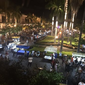 Casa 46 - Overlooking plaza machado on a Saturday night from the balcony of casa 46 - French Near Me - Mazatlán, SIN