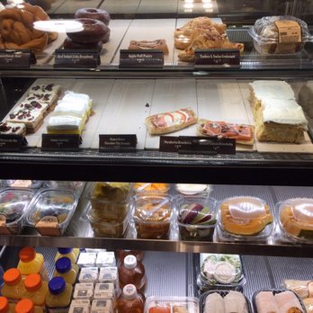 The Coffee Bean & Tea Leaf - If I wasn't so full from dinner, I'd consider getting a donut to go with my hot mocha - Coffee & Tea Near Me - Honolulu, Hawaii