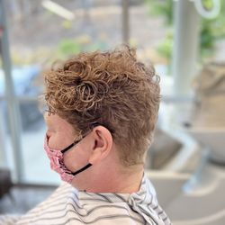 Hair Studio 101 - Short Haircut
