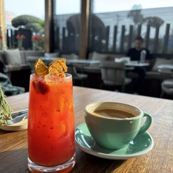 Mood - Mango Dragonade and Latte - Breakfast & Brunch Near Me - Los Angeles, California
