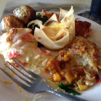New China Buffet - Cheesey crab, stuffed mushrooms, Chinese spinach (?), corn tart, stuffed shrimp, rosemary chicken - Chinese Near Me - Newport, Kentucky