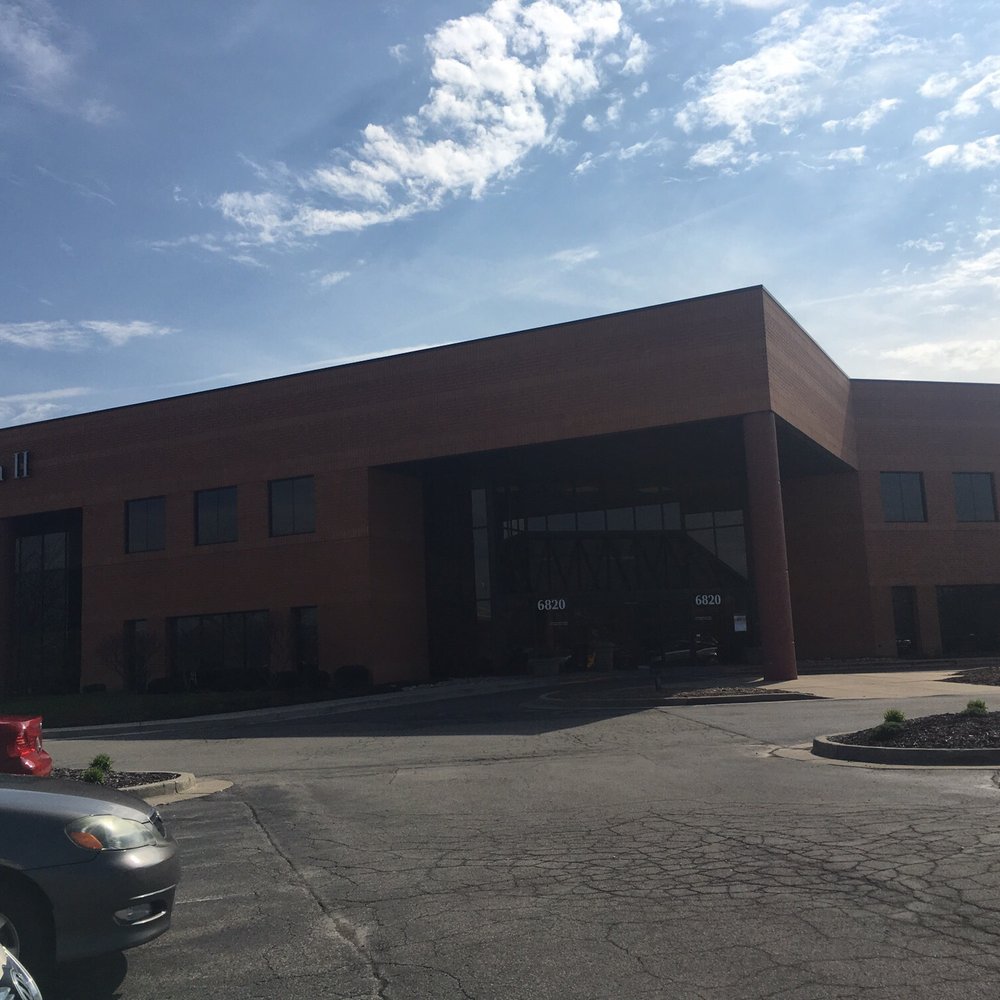 Eagle Creek OB-Gyn - Outside of medical plaza - Obstetricians & Gynecologists Near Me - Indianapolis, Indiana