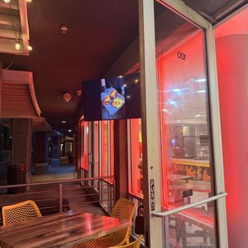 Hammys Smash Burgers - Outside patio - Burgers Near Me - Anaheim, California