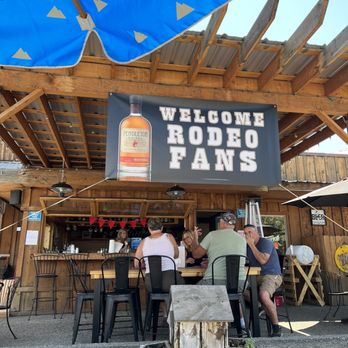 Slack Drinks and Dining - Outdoor bar - Bars Near Me - Joseph, Oregon