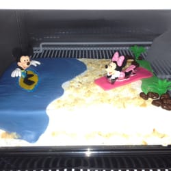 Prime Cake - 1/4 sheet beach Mickey /mini mouse cake