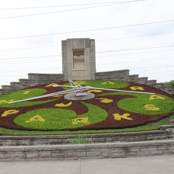 Niagara Parks Floral Clock - Floral Clock - Botanical Gardens Near Me - Niagara Falls, Ontario Niagara Parks Floral Clock - Floral Clock - Botanical Gardens Near Me - Niagara Falls, Ontario
