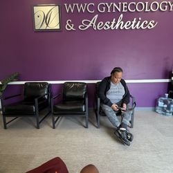 Waldorf Women's Care - Lobby waiting area at Waldorf location