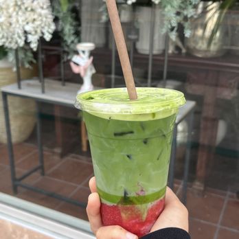 Kaizen & Coffee - Strawberry matcha latte - Coffee & Tea Near Me - San Mateo, California Kaizen & Coffee - Strawberry matcha latte - Coffee & Tea Near Me - San Mateo, California