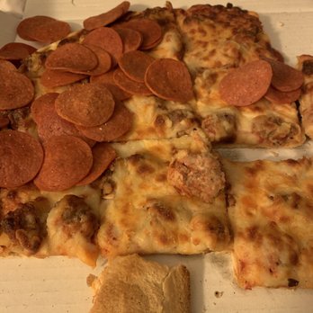Giordano's - Pepperoni that they forgot to put on my pizza, they suggested to cook it on top but it tasted horrible and fell to side. - Pizza Near Me - Rosemont, Illinois