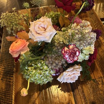 Barroco Wine Bar - Beautiful floral arrangement. - Wine Bars Near Me - Omaha, Nebraska