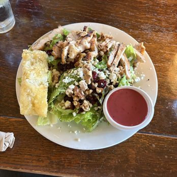 The Dancing Fox Winery & Brewery - Cranberry salad - Wineries Near Me - Lodi, California
