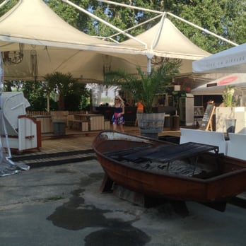 Sage Restaurant - It's a rowing boat. And a barbeque. - Beach Bars Near Me - Berlin, BE