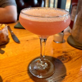 Kalamazoo Beer Exchange - Elderflower cosmo - Gastropubs Near Me - Kalamazoo, Michigan Kalamazoo Beer Exchange - Elderflower cosmo - Gastropubs Near Me - Kalamazoo, Michigan