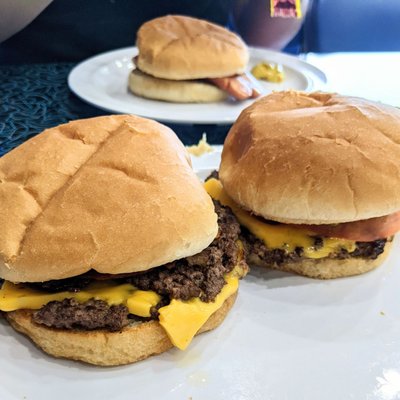 Charlies Hamburgers by null