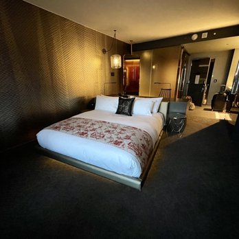 W Philadelphia - 36th floor room - VN - Hotels Near Me - Philadelphia, Pennsylvania