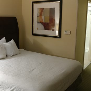 Hilton Garden Inn Durham Southpoint - Queen bed at HGI Durham Southpoint - Hotels Near Me - Durham, North Carolina