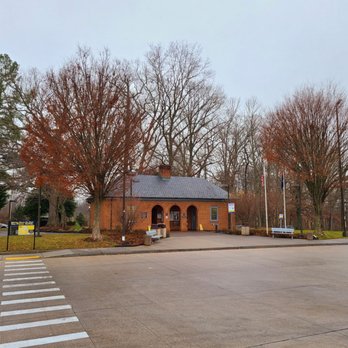 Truck Rest Area - Main Building - Rest Stops Near Me - Abingdon, Virginia