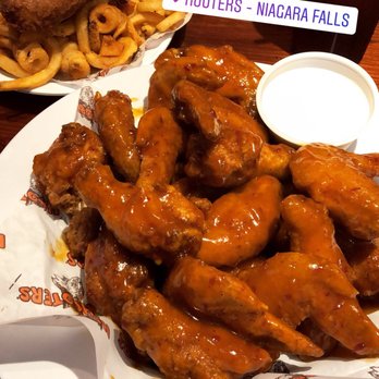 Hooters - Sports Bars Near Me - Niagara Falls, Ontario