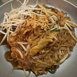 Pad Thai with chicken
