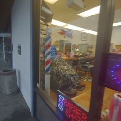 Red's Barber Shop