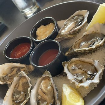 Oak - Kumai oysters on the half shell - New American Near Me - Laguna Beach, California Oak - Kumai oysters on the half shell - New American Near Me - Laguna Beach, California