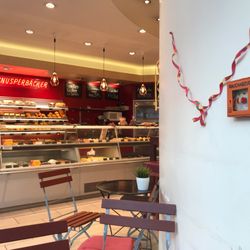 Kaffee-Rösterei Spandau - Brottheke Knusperbäcker