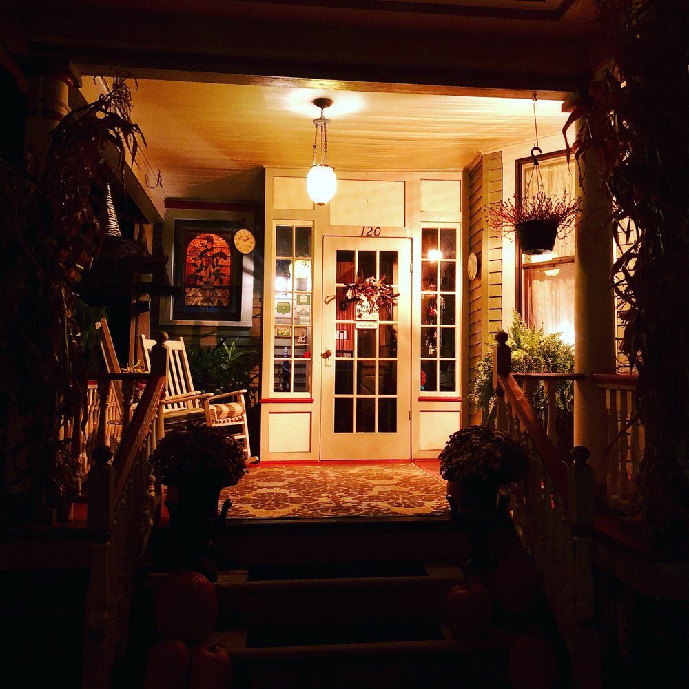 The Inn On Holly
