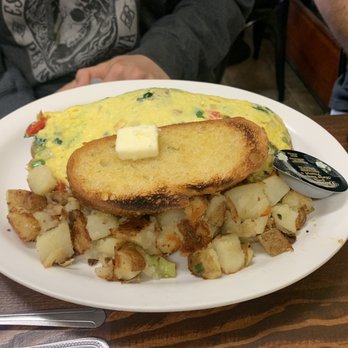 Mike’s Breakfast and Lunch - Cafes Near Me - Lakeport, California