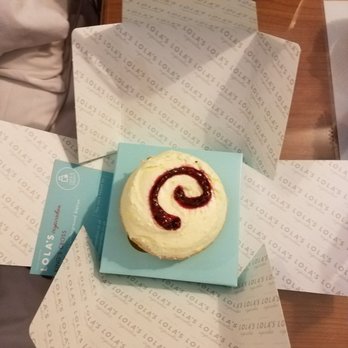 Lola's Cupcakes - Inside look, Vegan - Cupcakes Near Me - London, XGL