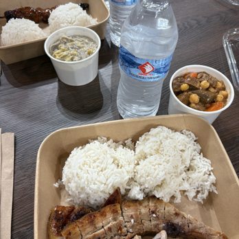 Grill City - Liempo with rice and menudo - Filipino Near Me - Daly City, California Grill City - Liempo with rice and menudo - Filipino Near Me - Daly City, California