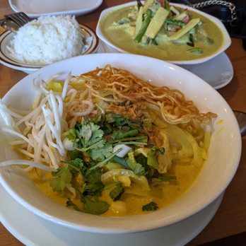 Thai Peppers - Curry noodles and green avocado curry - Thai Near Me - Roseville, California Thai Peppers - Curry noodles and green avocado curry - Thai Near Me - Roseville, California