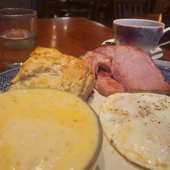 Founding Farmers DC - Buttermilk Biscuits Traditional Ham Cheesy Cheddar Grits - American Near Me - Washington, DC, District of Columbia